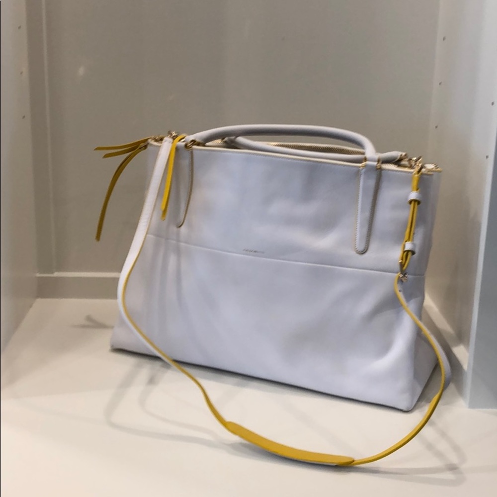 COACH WHITE AND YELLOW WITH GOLD ACCENT LARGE TOTE